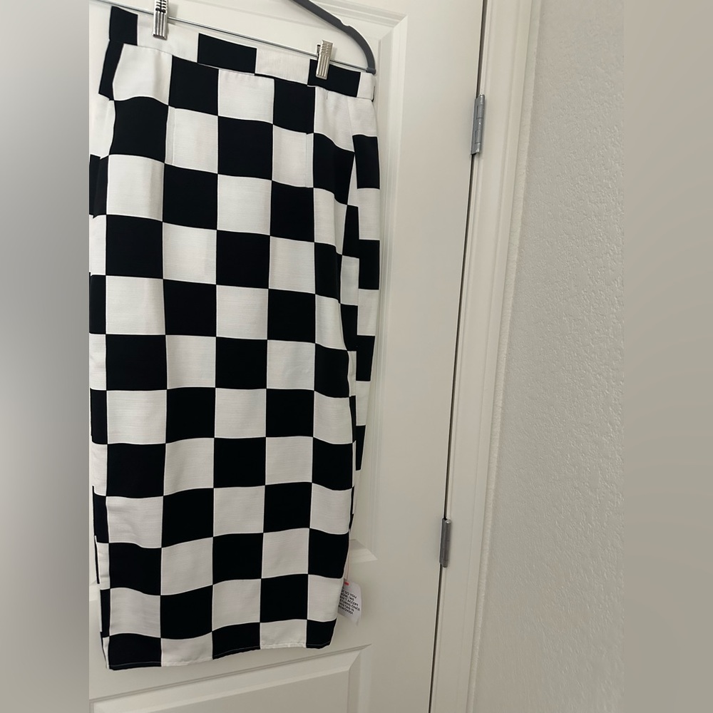 NEW - Midaxi Skirt - Black/White - ASOS - Size 8Tall - Slight Stitching Error